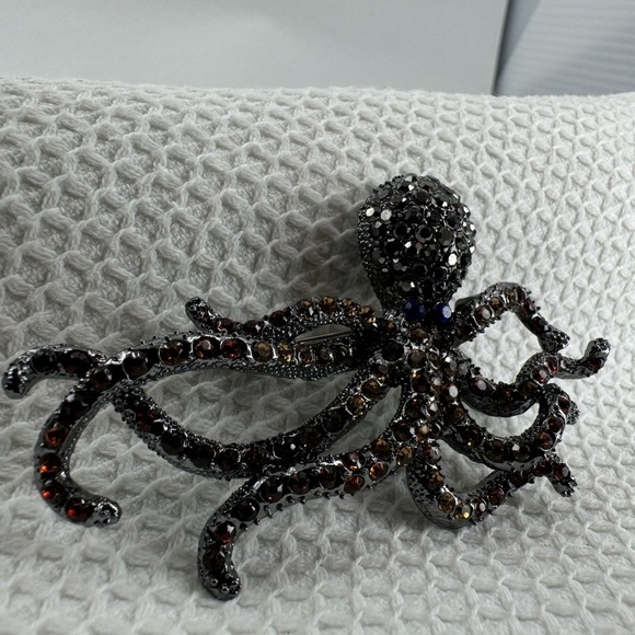2/$15 Sparkly Octopus Pin Brooch - Picture 6 of 6